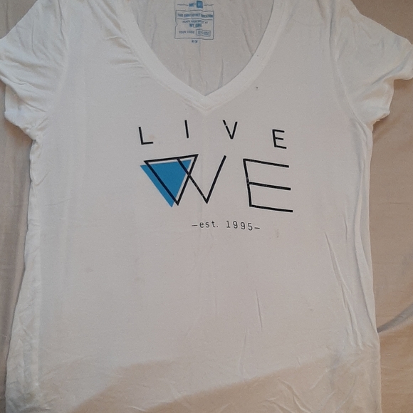 Tshirt - Picture 1 of 1